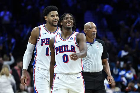 Philadelphia 76ers at Golden State Warriors odds, picks.